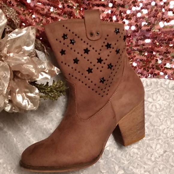 Stars & Studs Cowgirl Ankle boots - Picture 7 of 10